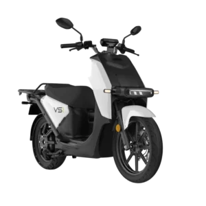 Scooter elettrico cargo VS1 Vmoto Soco, noto per la sua capacità di carico di 150 kg oltre al conducente